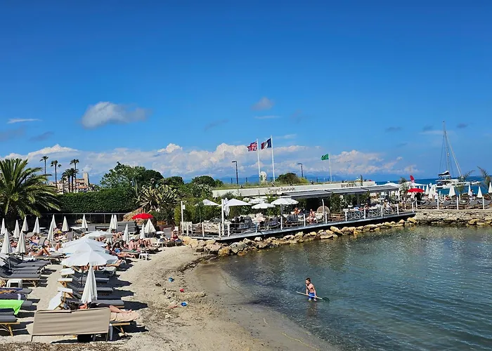 T2 Lumineux De Standing 45m2 Au Calme Proche A Pied Et Centre-ville-wifi-climatisation * 昂蒂布