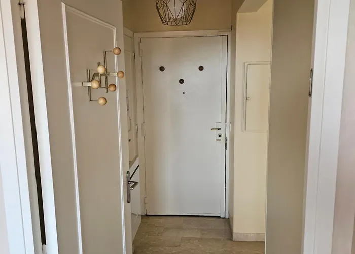 T2 Lumineux De Standing 45m2 Au Calme Proche A Pied Et Centre-ville-wifi-climatisation * 昂蒂布