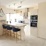 Antibes-t2-45m2-proche Et Centre-ville-wifi-climatisation