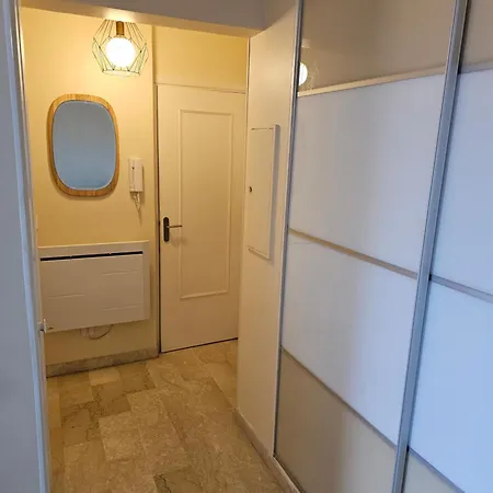 公寓 Antibes-t2-45m2-proche Et Centre-ville-wifi-climatisation 昂蒂布