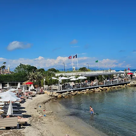 T2 Lumineux De Standing 45m2 Au Calme Proche A Pied Et Centre-ville-wifi-climatisation * Antibes