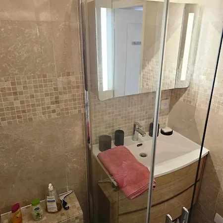 Antibes-t2-45m2-proche Et Centre-ville-wifi-climatisation דירה