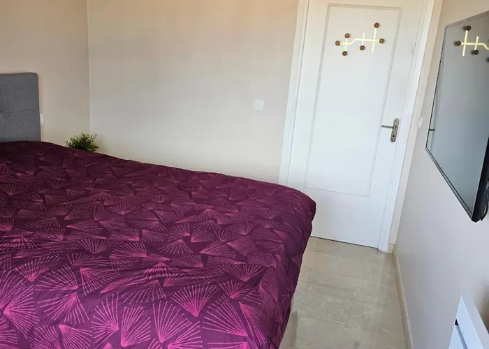 De Standing 45m2 Au Calme Proche Et Centre-ville-wifi-garage Apartment