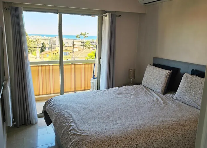 T2 Lumineux De Standing 45m2 Au Calme Proche à Pied Et Centre-ville-wifi-garage Apartamento Antibes